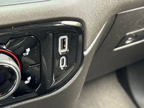 Used 2023 Chevrolet Silverado 1500 LT AWD/4WD image 19