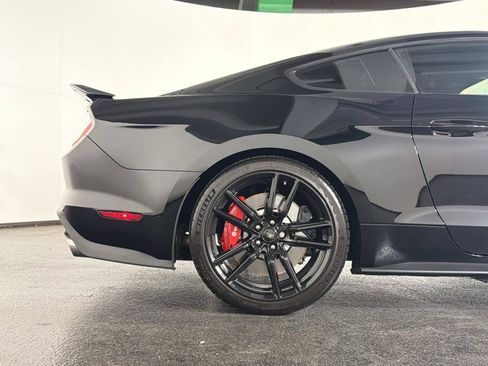 Used 2022 Ford Mustang Shelby GT500 w/ Technology Package RWD image 19