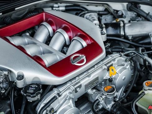 Used 2014 Nissan GT-R Premium image 92