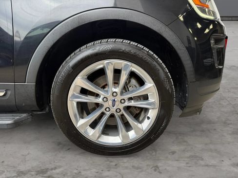 Used 2019 Ford Explorer XLT w/ Equipment Group 202A AWD/4WD image 44