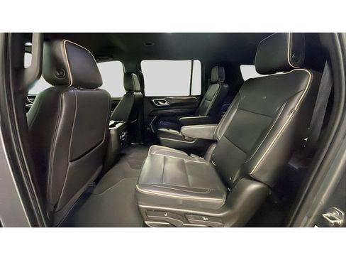 Used 2021 Chevrolet Suburban Premier AWD/4WD image 15