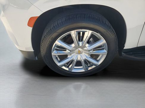 Used 2021 Chevrolet Suburban High Country image 18
