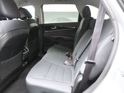 Used 2016 Kia Sorento LX image 20