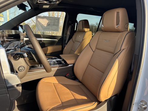 New 2026 Cadillac Escalade Luxury image 6