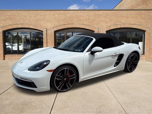 Used 2024 Porsche 718 Boxster S RWD image 8