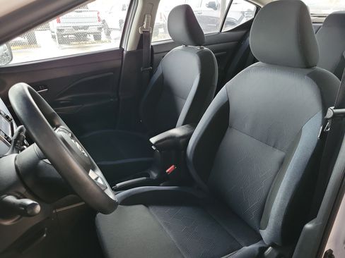 Used 2024 Nissan Versa SV FWD image 17