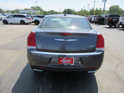Used 2016 Chrysler 300 Limited AWD/4WD image 7
