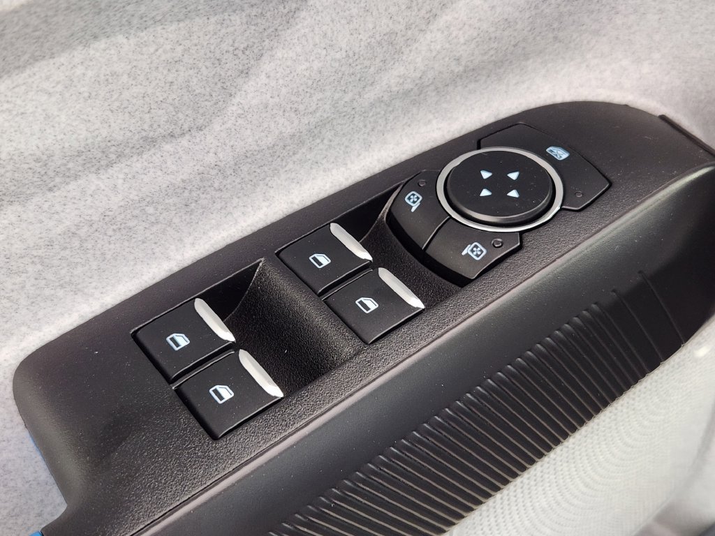 New 2026 Ford Maverick XLT w/ XLT Luxury Package FWD image 18