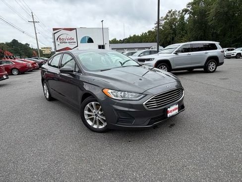 Used 2020 Ford Fusion SE FWD image 2