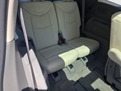 Used 2023 Cadillac XT6 Premium Luxury AWD/4WD image 12