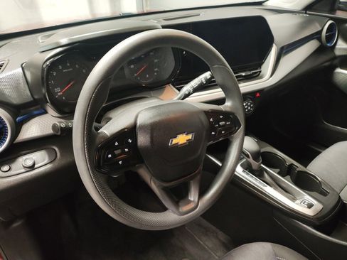 Used 2024 Chevrolet Trax LS w/ LS Convenience Package image 24