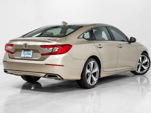 Used 2018 Honda Accord Touring image 30