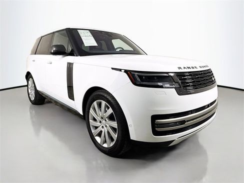 Certified 2023 Land Rover Range Rover SE image 3