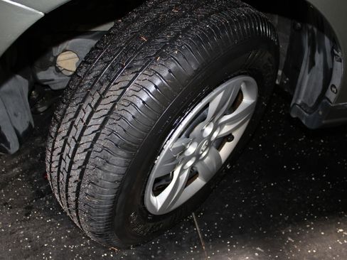 Used 2009 Hyundai Santa Fe GLS FWD image 27