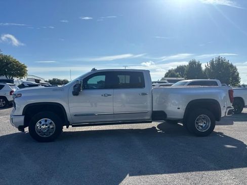 Used 2025 Chevrolet Silverado 3500 High Country w/ Technology Package AWD/4WD image 8