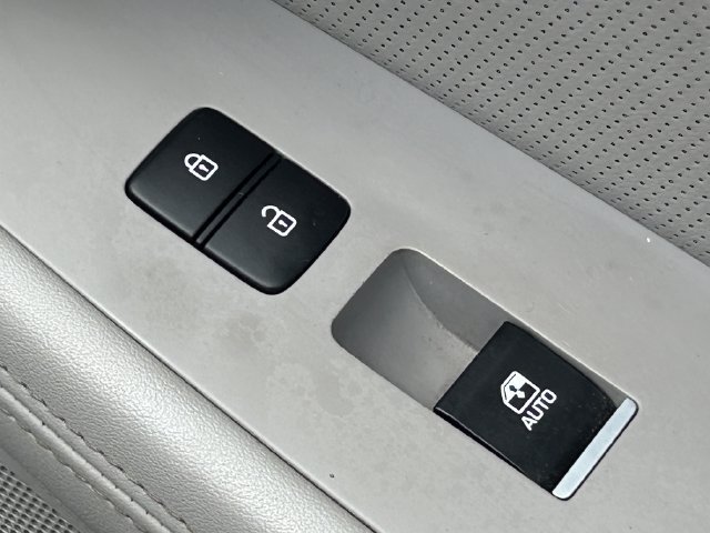 Used 2015 Hyundai Genesis 5.0 RWD image 34