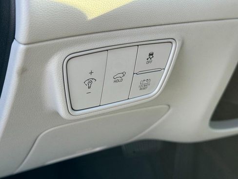 Used 2024 Hyundai Tucson Limited image 16