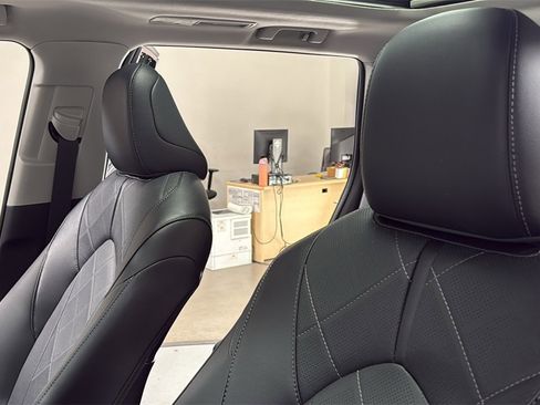 Certified 2025 Toyota Highlander Platinum image 13
