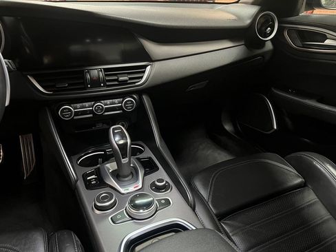 Used 2021 Alfa Romeo Giulia Ti Sport image 21