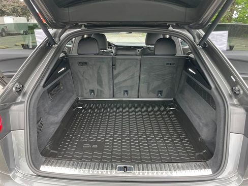 Used 2019 Audi Q8 Premium Plus w/ Premium Plus AWD/4WD image 26