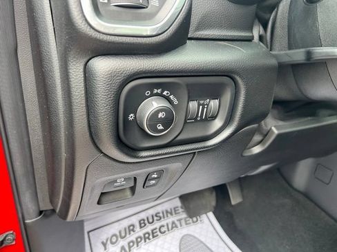 Used 2019 RAM 1500 Laramie AWD/4WD image 9