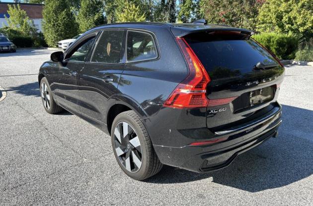 Used 2024 Volvo XC60 T8 Ultimate w/ Protection Package Premier AWD/4WD image 4