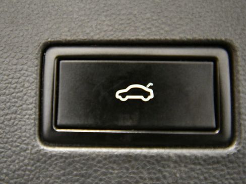 Used 2019 Volkswagen Atlas SE w/ Panoramic Sunroof Package image 26