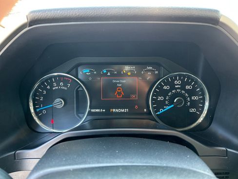 Used 2016 Ford F150 Lariat w/ Equipment Group 501A Mid image 16