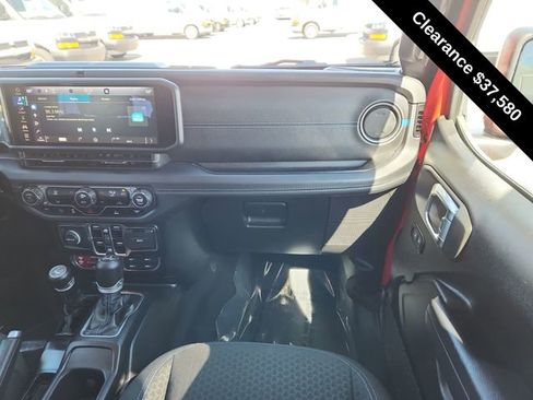 Used 2025 Jeep Wrangler Unlimited Rubicon 4xe AWD/4WD image 20
