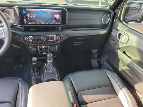 Used 2024 Jeep Wrangler High Altitude AWD/4WD image 19