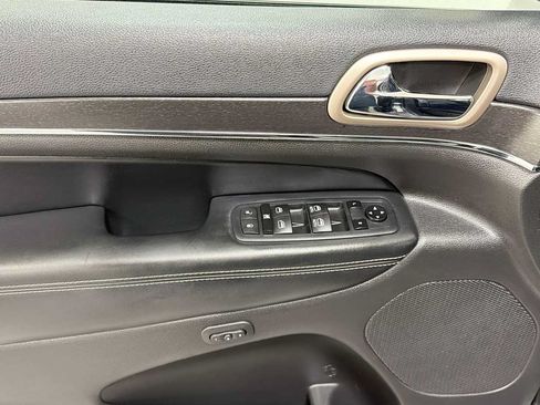 Used 2016 Jeep Grand Cherokee Limited AWD/4WD image 15