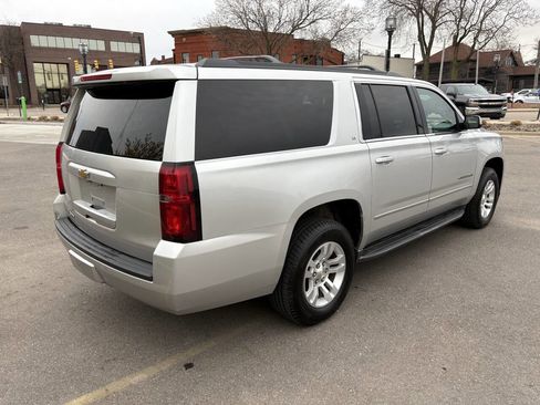 Used 2016 Chevrolet Suburban LT image 12