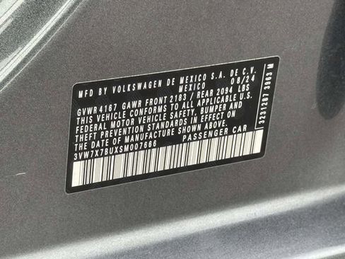 Used 2025 Volkswagen Jetta SE FWD image 31