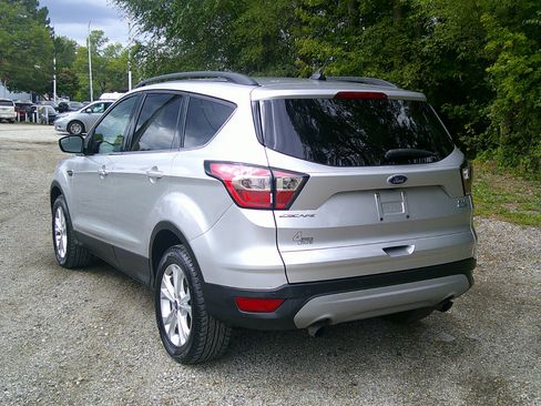Used 2018 Ford Escape SEL image 5