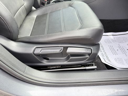 Used 2018 Volkswagen Passat 2.0T SE image 42