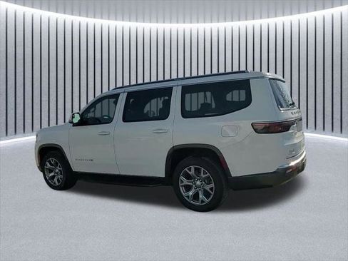 Certified 2022 Jeep Wagoneer Series II AWD/4WD image 16