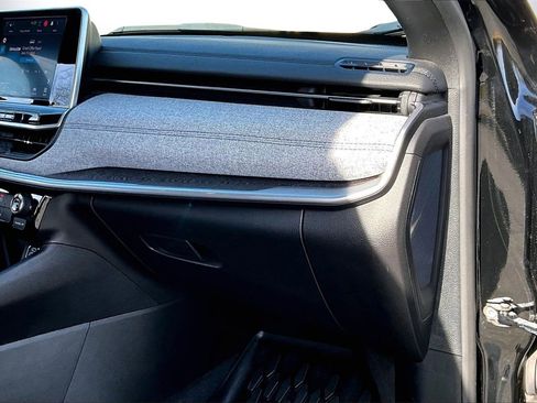 Certified 2025 Jeep Compass Latitude image 18