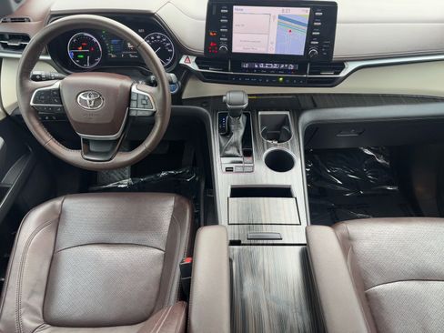 Certified 2022 Toyota Sienna Platinum image 14