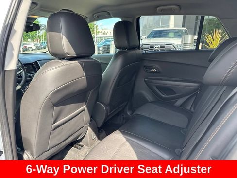 Used 2019 Chevrolet Trax LT w/ LT Convenience Package AWD/4WD image 16