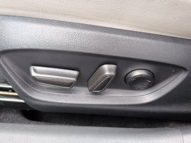 Used 2024 Toyota Camry SE w/ Convenience Package FWD image 16