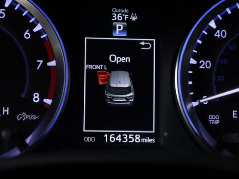 Used 2016 Toyota Highlander XLE image 27