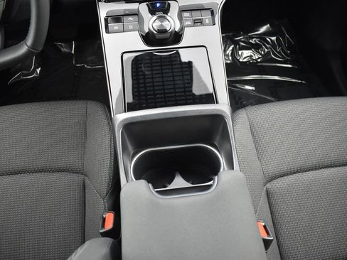 Used 2024 Subaru Solterra Premium image 21