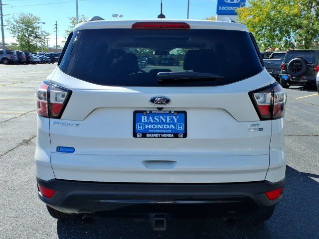 Used 2017 Ford Escape SE w/ Equipment Group 201A AWD/4WD image 9