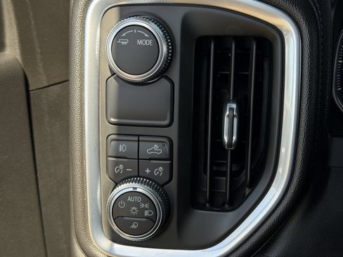 Used 2020 GMC Sierra 2500 SLT w/ SLT Convenience Package RWD image 23