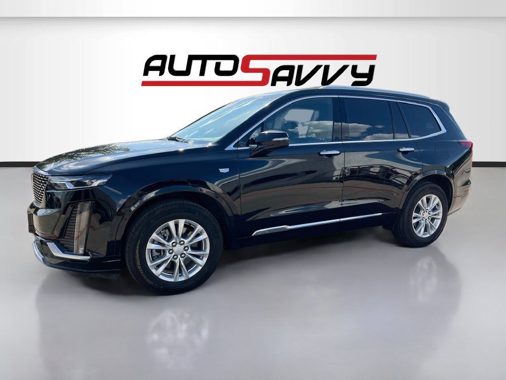 Used 2025 Cadillac XT6 Luxury FWD image 3