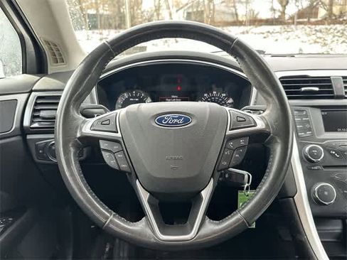 Used 2015 Ford Fusion SE w/ Equipment Group 201A image 8