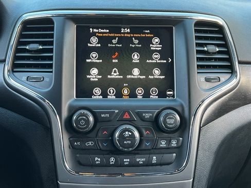 Used 2018 Jeep Grand Cherokee Altitude image 13