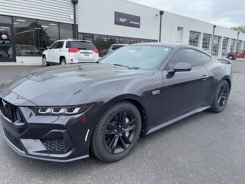 Used 2024 Ford Mustang GT RWD image 1