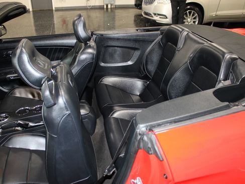 Used 2015 Ford Mustang Premium RWD image 37