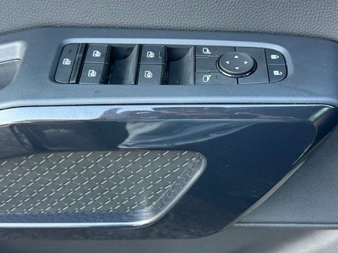 Certified 2025 Nissan Pathfinder SV AWD/4WD image 19